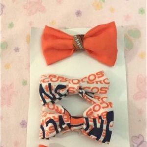 4 small Denver Broncos bows